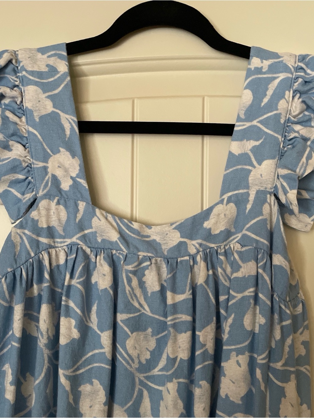 Light Blue Floral Ruffle-Sleeve  Dress - Picture 3 of 5
